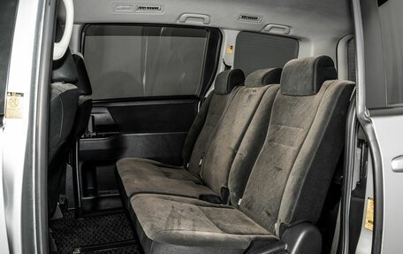 Toyota Noah III, 2011 год, 1 600 000 рублей, 7 фотография