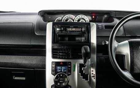 Toyota Noah III, 2011 год, 1 600 000 рублей, 11 фотография