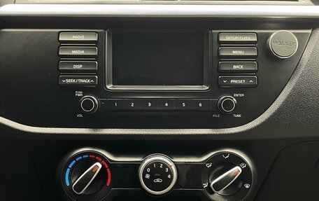 KIA Rio IV, 2018 год, 1 067 000 рублей, 11 фотография