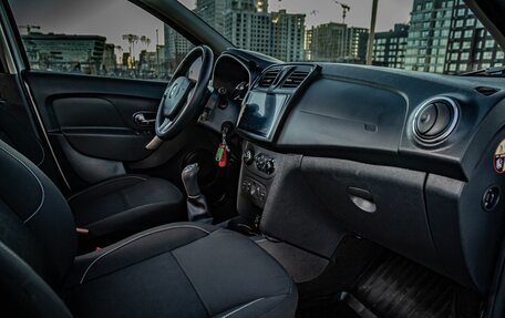 Renault Sandero II рестайлинг, 2018 год, 820 000 рублей, 22 фотография