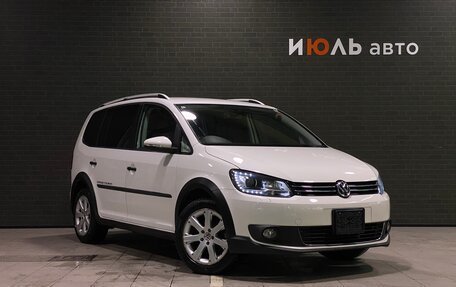 Volkswagen Touran III, 2013 год, 1 390 000 рублей, 3 фотография