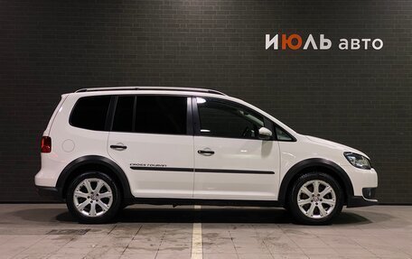 Volkswagen Touran III, 2013 год, 1 390 000 рублей, 4 фотография