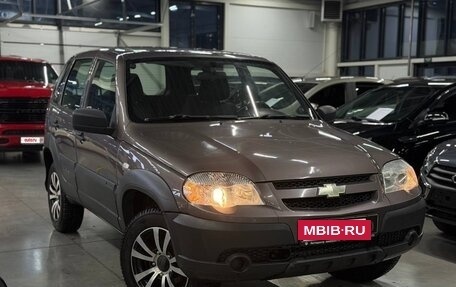 Chevrolet Niva I рестайлинг, 2018 год, 799 000 рублей, 3 фотография