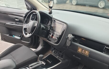 Mitsubishi Outlander III рестайлинг 3, 2019 год, 2 350 000 рублей, 4 фотография