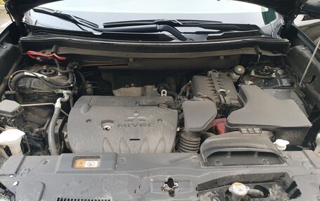 Mitsubishi Outlander III рестайлинг 3, 2019 год, 2 350 000 рублей, 9 фотография