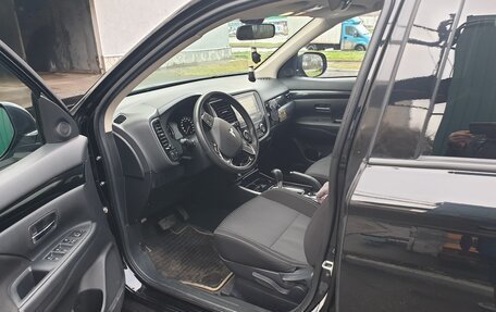 Mitsubishi Outlander III рестайлинг 3, 2019 год, 2 350 000 рублей, 5 фотография