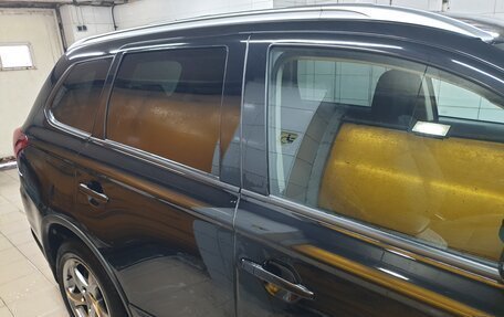 Mitsubishi Outlander III рестайлинг 3, 2019 год, 2 350 000 рублей, 15 фотография