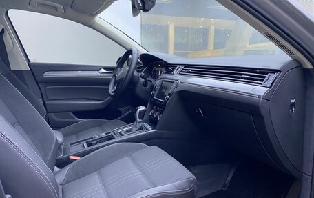 Volkswagen Passat B8 рестайлинг, 2016 год, 1 949 000 рублей, 13 фотография