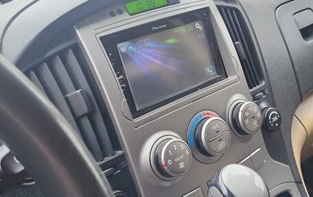 Hyundai H-1 II рестайлинг, 2011 год, 1 700 000 рублей, 7 фотография