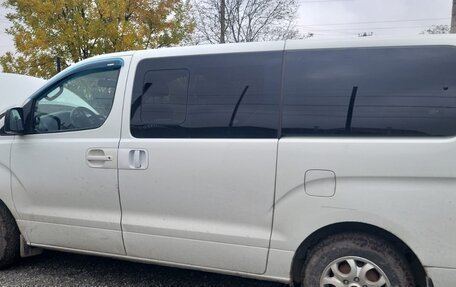 Hyundai H-1 II рестайлинг, 2011 год, 1 700 000 рублей, 3 фотография