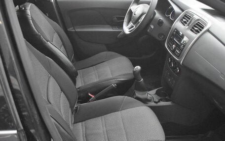 Renault Logan II, 2019 год, 1 040 000 рублей, 10 фотография