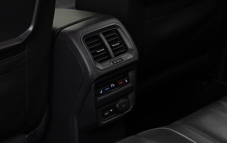 Volkswagen Tiguan II, 2018 год, 3 484 444 рублей, 13 фотография