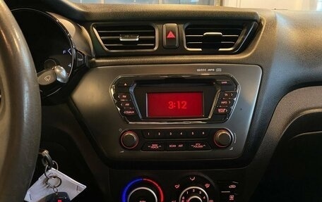 KIA Rio III рестайлинг, 2013 год, 544 000 рублей, 13 фотография