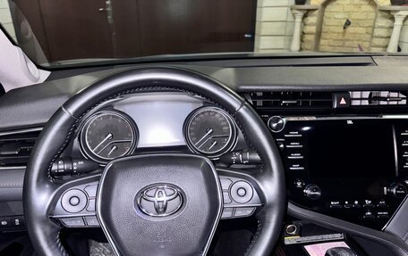 Toyota Camry, 2019 год, 2 900 000 рублей, 9 фотография