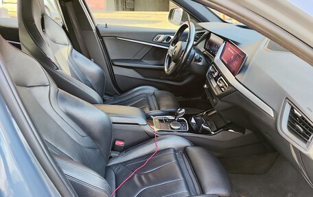 BMW 1 серия, 2019 год, 2 500 000 рублей, 4 фотография