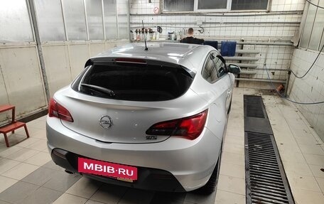 Opel Astra J, 2011 год, 700 000 рублей, 2 фотография