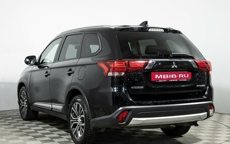 Mitsubishi Outlander III рестайлинг 3, 2017 год, 1 799 777 рублей, 7 фотография