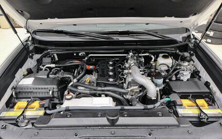 Toyota Land Cruiser Prado 150 рестайлинг 2, 2014 год, 4 725 000 рублей, 9 фотография