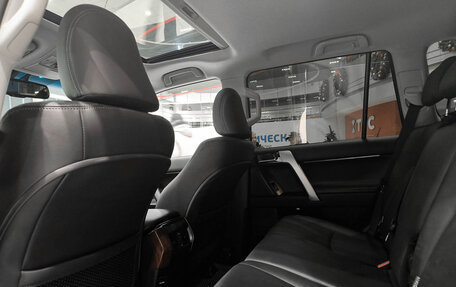 Toyota Land Cruiser Prado 150 рестайлинг 2, 2014 год, 4 725 000 рублей, 12 фотография