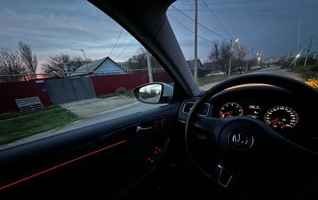 Volkswagen Jetta VI, 2013 год, 1 200 000 рублей, 12 фотография