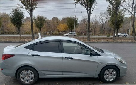 Hyundai Solaris II рестайлинг, 2011 год, 540 000 рублей, 3 фотография