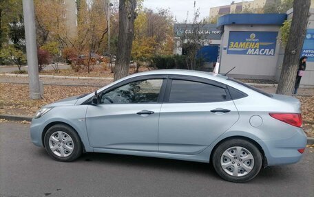Hyundai Solaris II рестайлинг, 2011 год, 540 000 рублей, 4 фотография