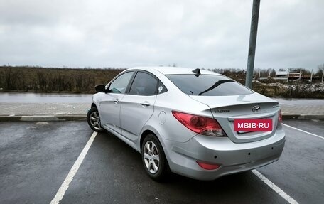 Hyundai Solaris II рестайлинг, 2012 год, 815 000 рублей, 3 фотография