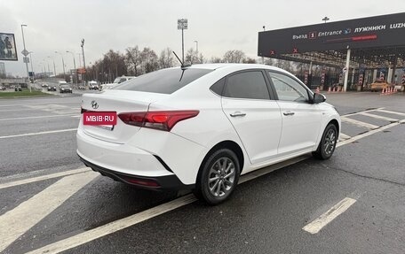 Hyundai Solaris II рестайлинг, 2021 год, 1 790 000 рублей, 4 фотография