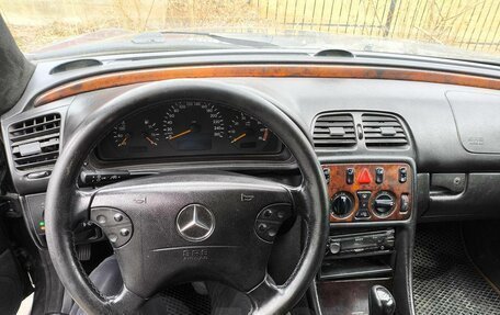 Mercedes-Benz CLK-Класс, 2001 год, 650 000 рублей, 3 фотография