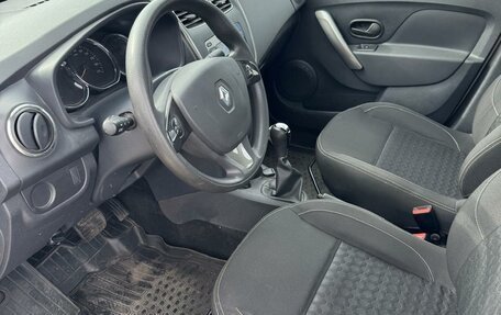 Renault Logan II, 2017 год, 930 000 рублей, 14 фотография