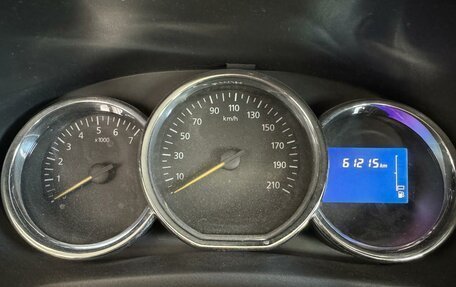 Renault Logan II, 2017 год, 930 000 рублей, 12 фотография