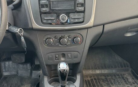 Renault Logan II, 2017 год, 930 000 рублей, 16 фотография