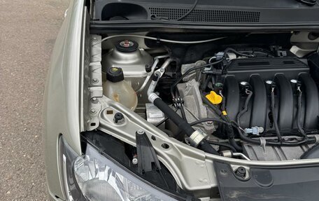 Renault Logan II, 2017 год, 930 000 рублей, 25 фотография