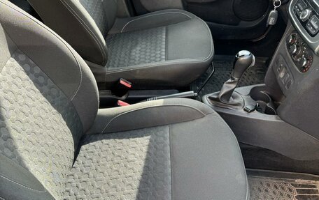 Renault Logan II, 2017 год, 930 000 рублей, 28 фотография