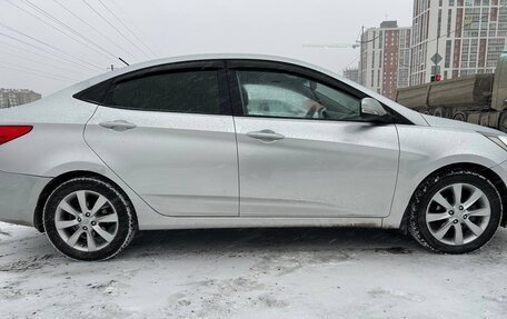 Hyundai Solaris II рестайлинг, 2011 год, 750 000 рублей, 4 фотография