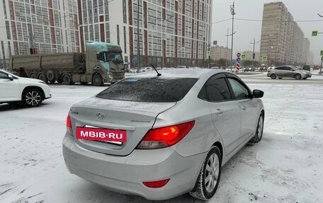 Hyundai Solaris II рестайлинг, 2011 год, 750 000 рублей, 5 фотография