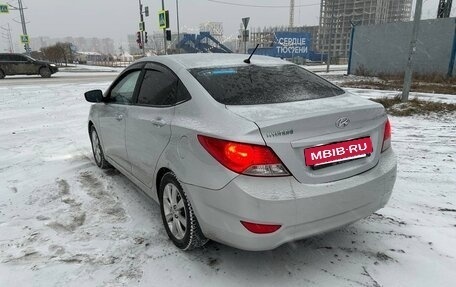 Hyundai Solaris II рестайлинг, 2011 год, 750 000 рублей, 8 фотография