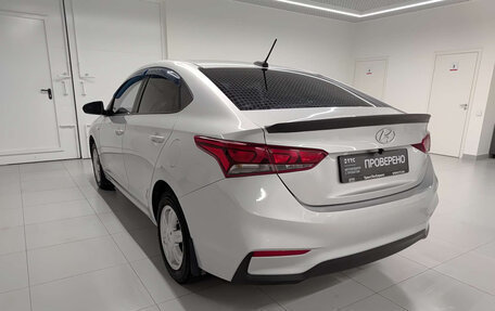 Hyundai Solaris II рестайлинг, 2017 год, 943 000 рублей, 7 фотография
