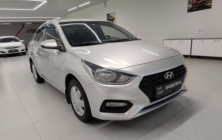 Hyundai Solaris II рестайлинг, 2017 год, 943 000 рублей, 3 фотография