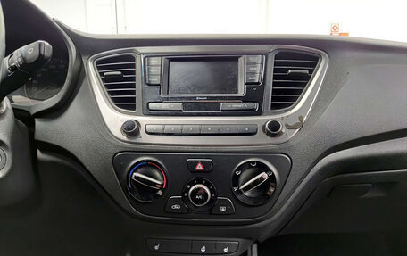 Hyundai Solaris II рестайлинг, 2017 год, 943 000 рублей, 15 фотография