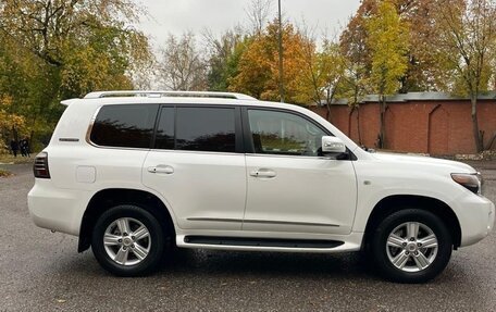 Toyota Land Cruiser 200, 2011 год, 2 777 000 рублей, 8 фотография