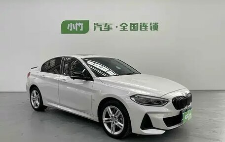 BMW 1 серия, 2022 год, 2 350 000 рублей, 1 фотография