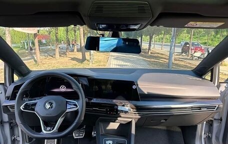 Volkswagen Golf VIII, 2023 год, 2 300 000 рублей, 10 фотография