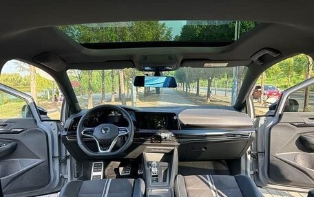 Volkswagen Golf VIII, 2023 год, 2 300 000 рублей, 9 фотография