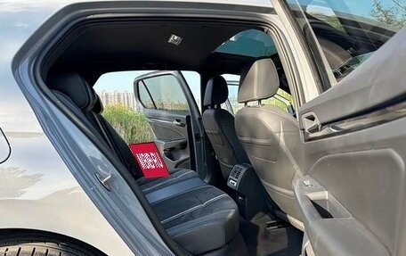 Volkswagen Golf VIII, 2023 год, 2 300 000 рублей, 16 фотография