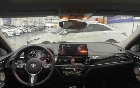 BMW 1 серия, 2022 год, 2 350 000 рублей, 14 фотография