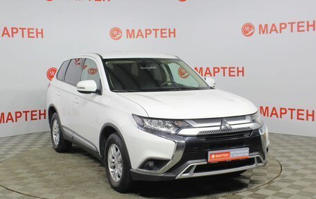 Mitsubishi Outlander III рестайлинг 3, 2019 год, 2 100 000 рублей, 3 фотография