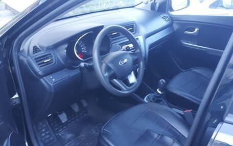 KIA Rio III рестайлинг, 2013 год, 730 000 рублей, 2 фотография