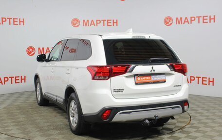 Mitsubishi Outlander III рестайлинг 3, 2019 год, 2 100 000 рублей, 7 фотография