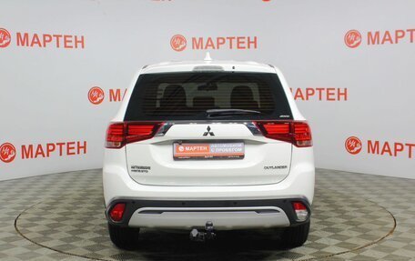 Mitsubishi Outlander III рестайлинг 3, 2019 год, 2 100 000 рублей, 6 фотография